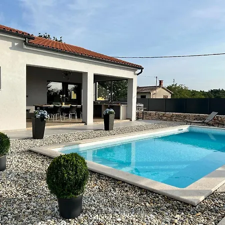 Exklusiv Neues Ferienhaus Mit Privatem Pool * Svetvinčenat
