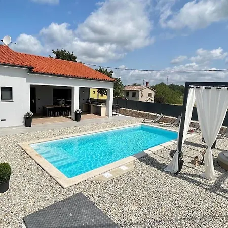 Exklusiv Neues Ferienhaus Mit Privatem Pool Svetvinčenat