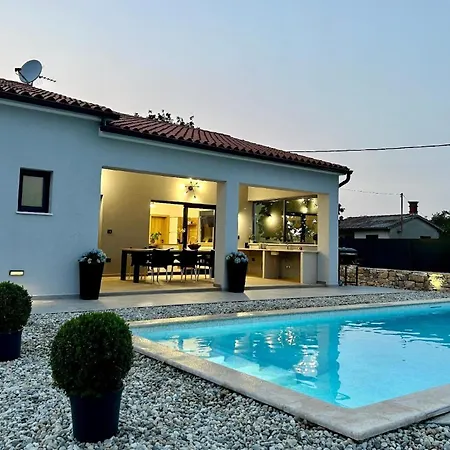 Exklusiv Neues Ferienhaus Mit Privatem Pool Casa de Férias