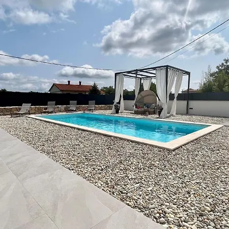 Exklusiv Neues Ferienhaus Mit Privatem Pool Casa de Férias Svetvinčenat