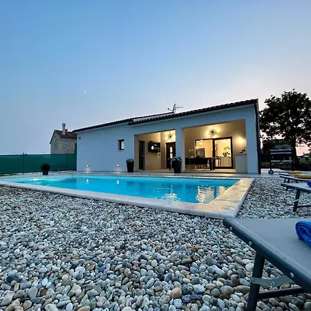Exklusiv Neues Ferienhaus Mit Privatem Pool Casa de Férias