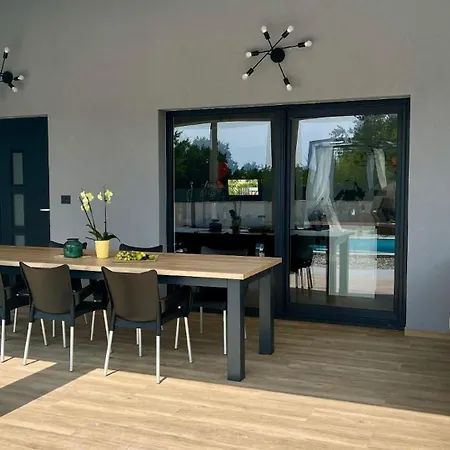 Casa de Férias Exklusiv Neues Ferienhaus Mit Privatem Pool *