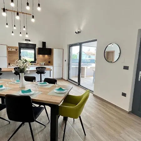 Exklusiv Neues Ferienhaus Mit Privatem Pool Casa de Férias *