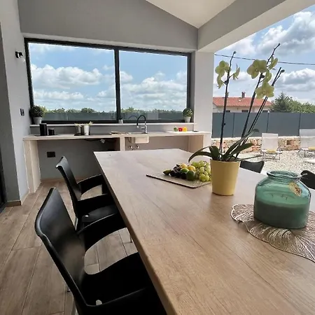 Exklusiv Neues Ferienhaus Mit Privatem Pool