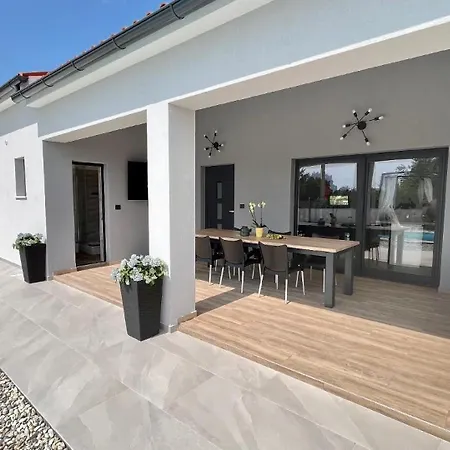 Exklusiv Neues Ferienhaus Mit Privatem Pool Casa de Férias *